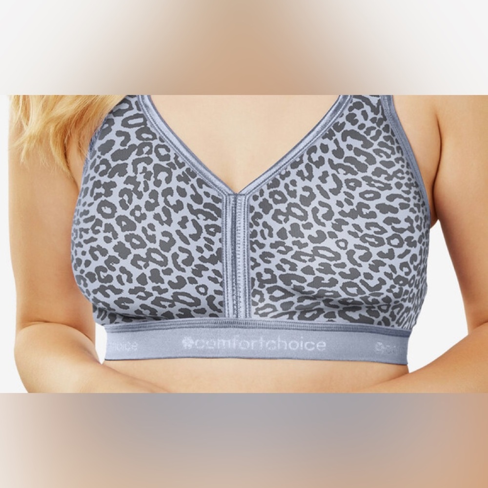 7 (seven) Comfort Choice Avenue bras sold as one lot. $38